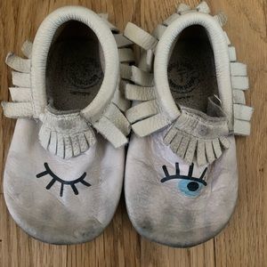 Freshly Picked Wink mini sole moccs size 7